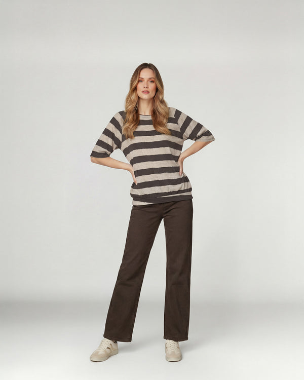 Polera Mujer Paz Overside Cuello Bote Manga Caida Chocolate Lineatre