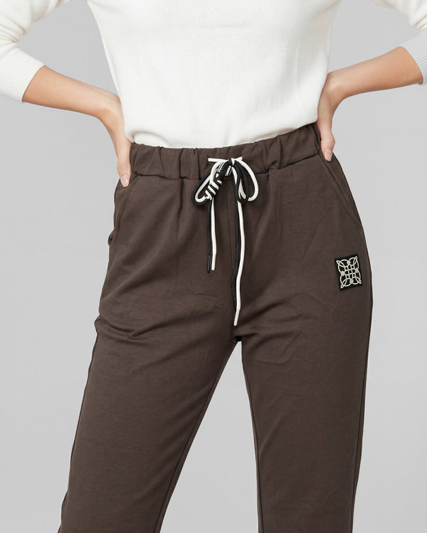 Pantalon Mujer Anna Regular Chocolate Lineatre