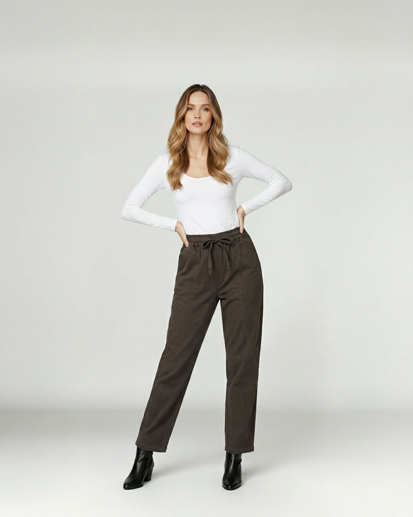 Pantalon Mujer Carmen Regular Chocolate Lineatre