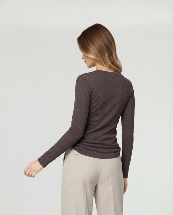 Polera Mujer Flora Chocolate Lineatré