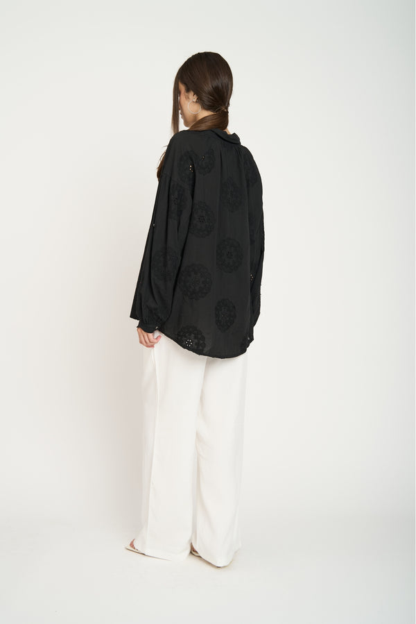 Blusa Mujer Bordado Flor Mandala Negro Lineatre