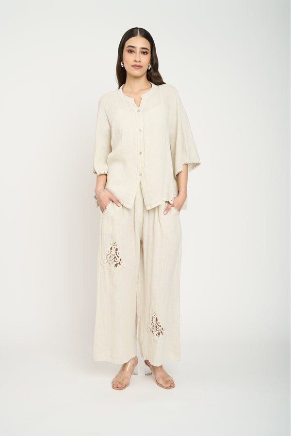 Blusa de Lino Beige con Detalles de Encaje