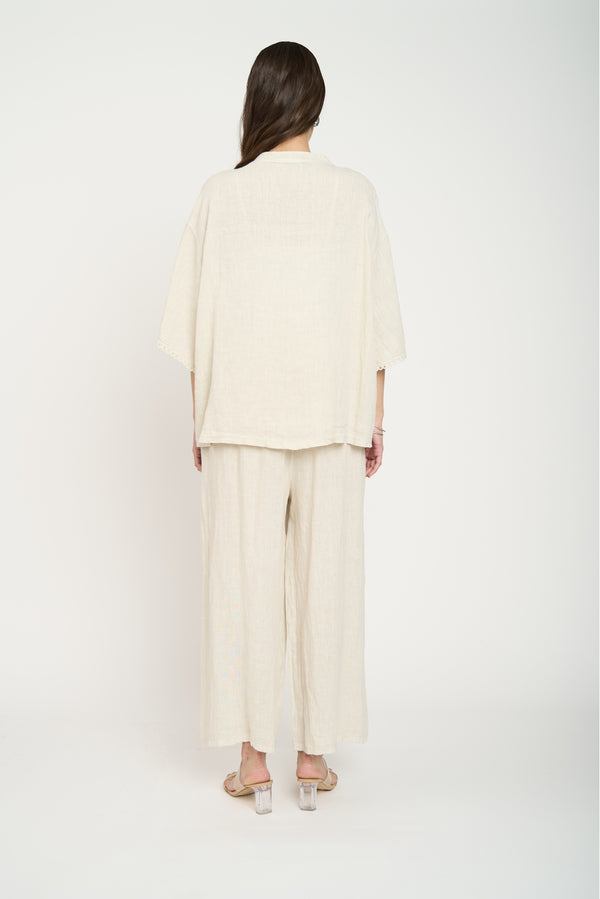 Blusa de Lino Beige con Detalles de Encaje
