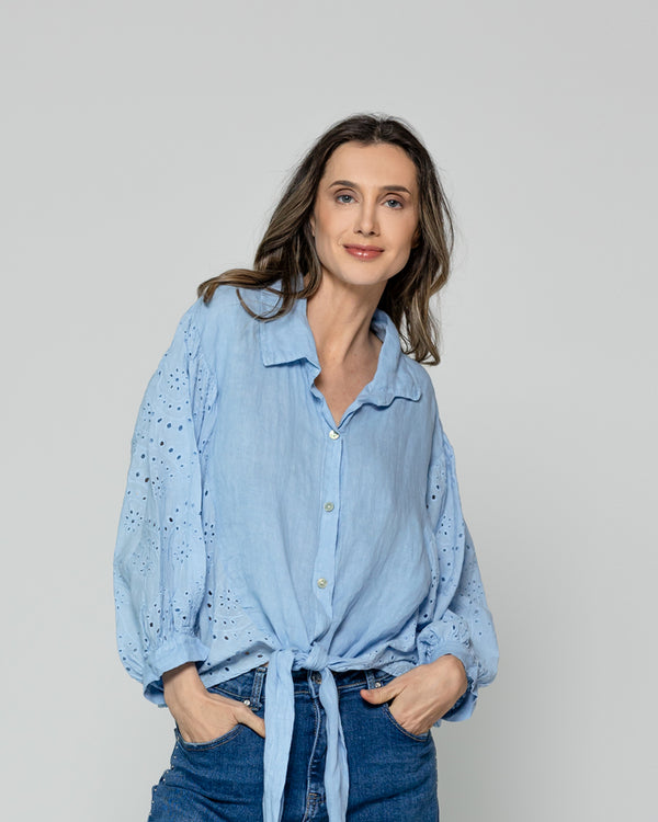 Blusa Mujer Benilda Lino Con Broderie Ajustable En La Cintura Celeste Lineatre