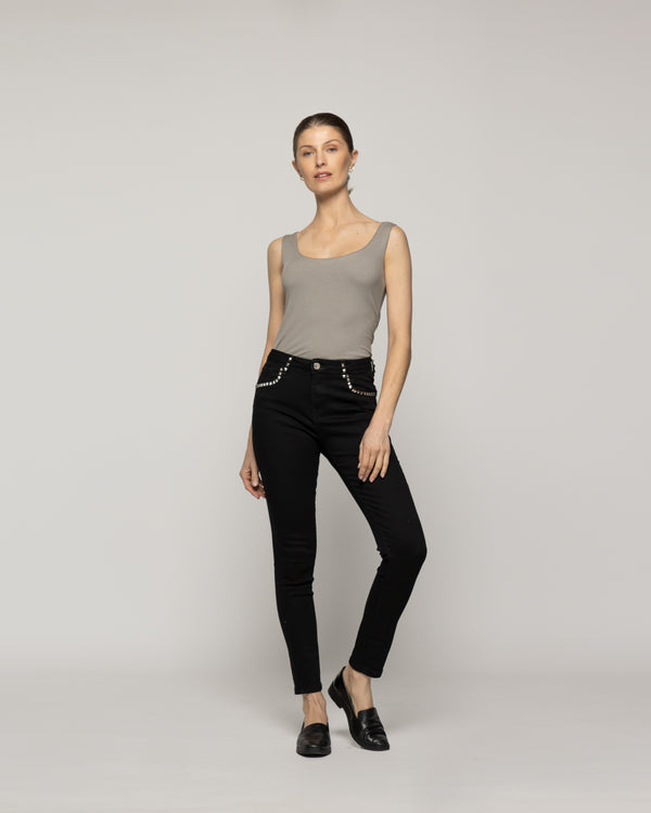 Jeans Julieta Skinny Con Tachas Tiro Alto Negro Lineatre
