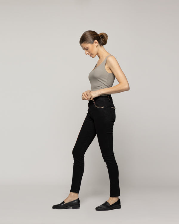 Jeans Julieta Skinny Con Tachas Tiro Alto Negro Lineatre