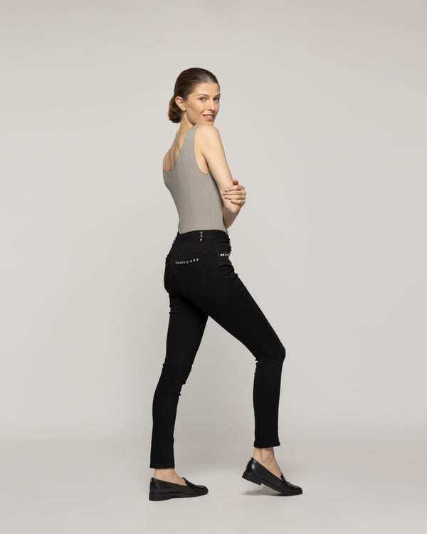 Jeans Julieta Skinny Con Tachas Tiro Alto Negro Lineatre
