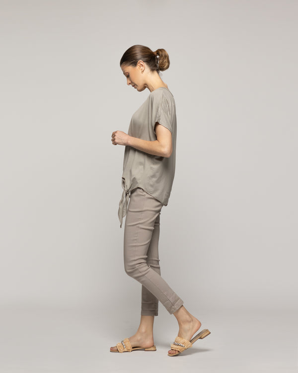 Polera Mujer Orieta Básica Manga Corta Con Amarra Lateral Verde Fango Lineatre