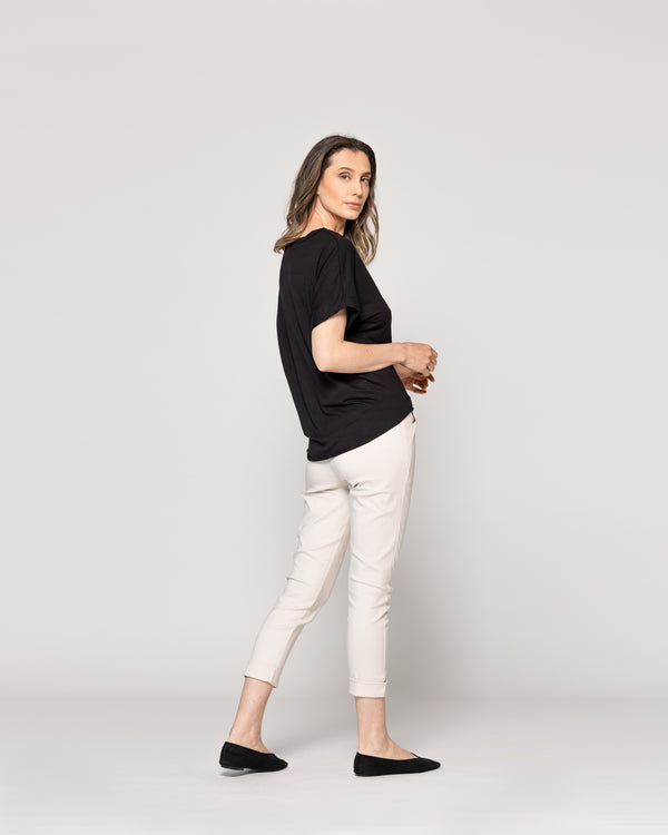 Polera Mujer Orieta Básica Manga Corta Con Amarra Lateral Negra Lineatre