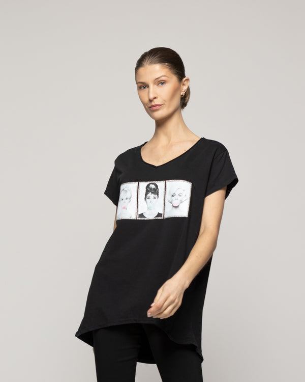 Polera Mujer Odelia Estampado Íconos Retro Negra Lineatre