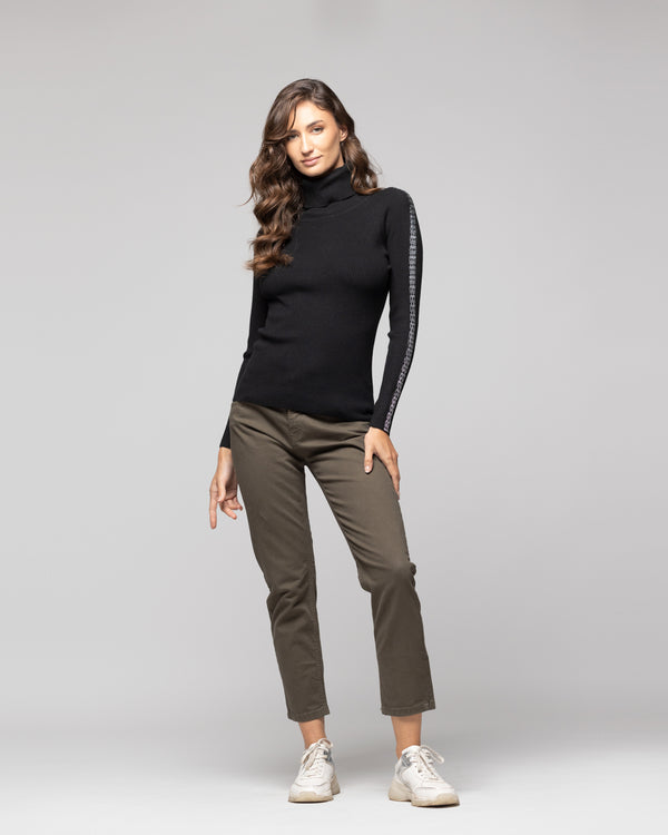 Sweater Mujer Anahí cuello beatle Negro Lineatre