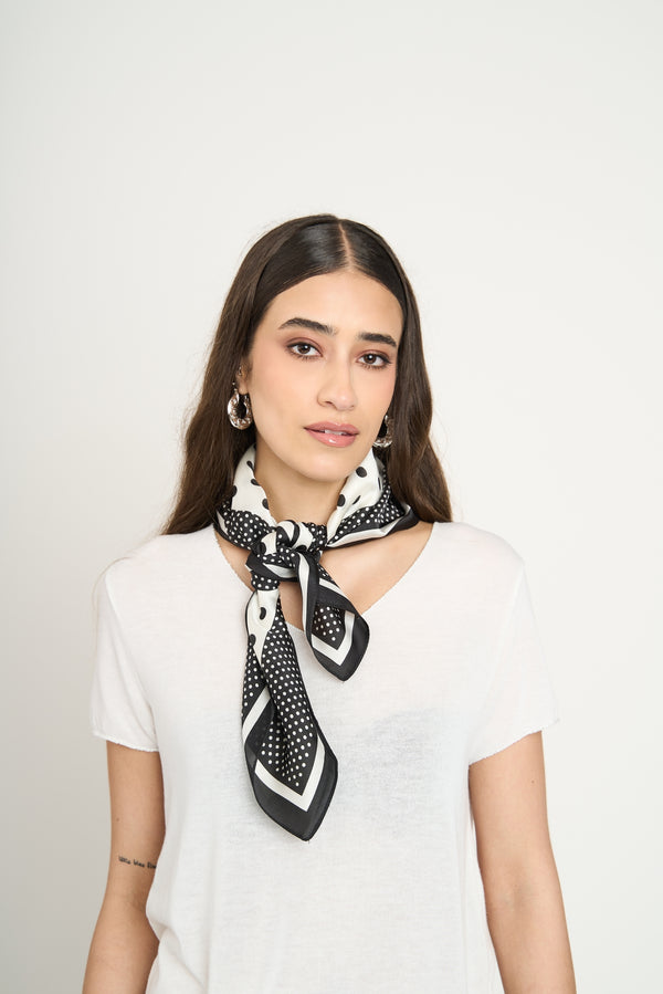 Pañuelo Mujer Marcela Negro Lineatre