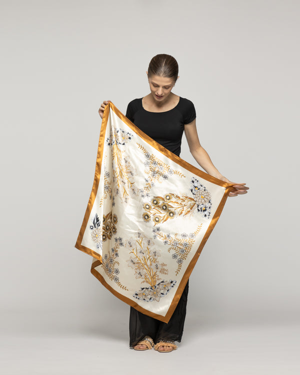 Pañuelo Mujer Satinado Estampado Flores Beige Lineatre