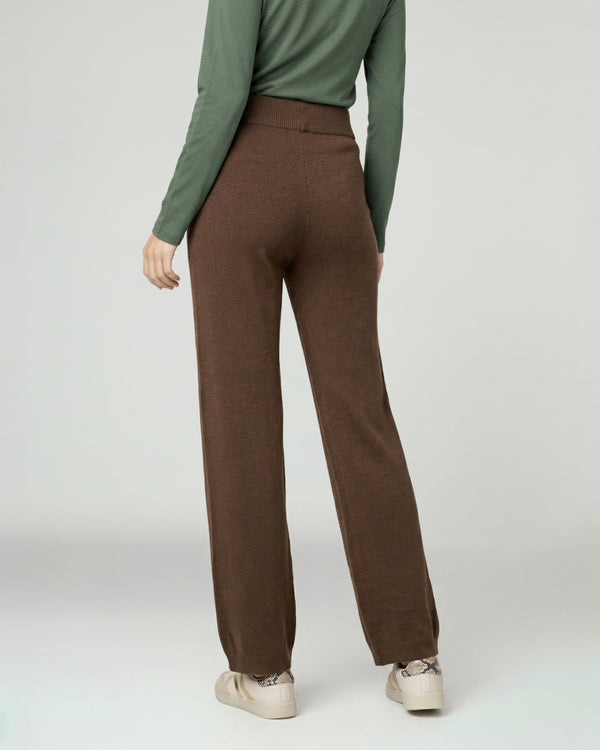 Pantalon Mujer Giovanna Regular Chocolate Lineatre