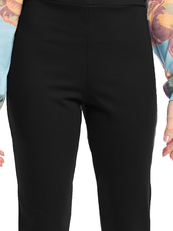 Pantalon negro lineatre.